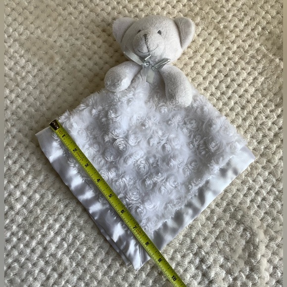 Blankets and Beyond Plush White Bear Lovey Security Blanket Satiny Edge and Back - Picture 15 of 16
